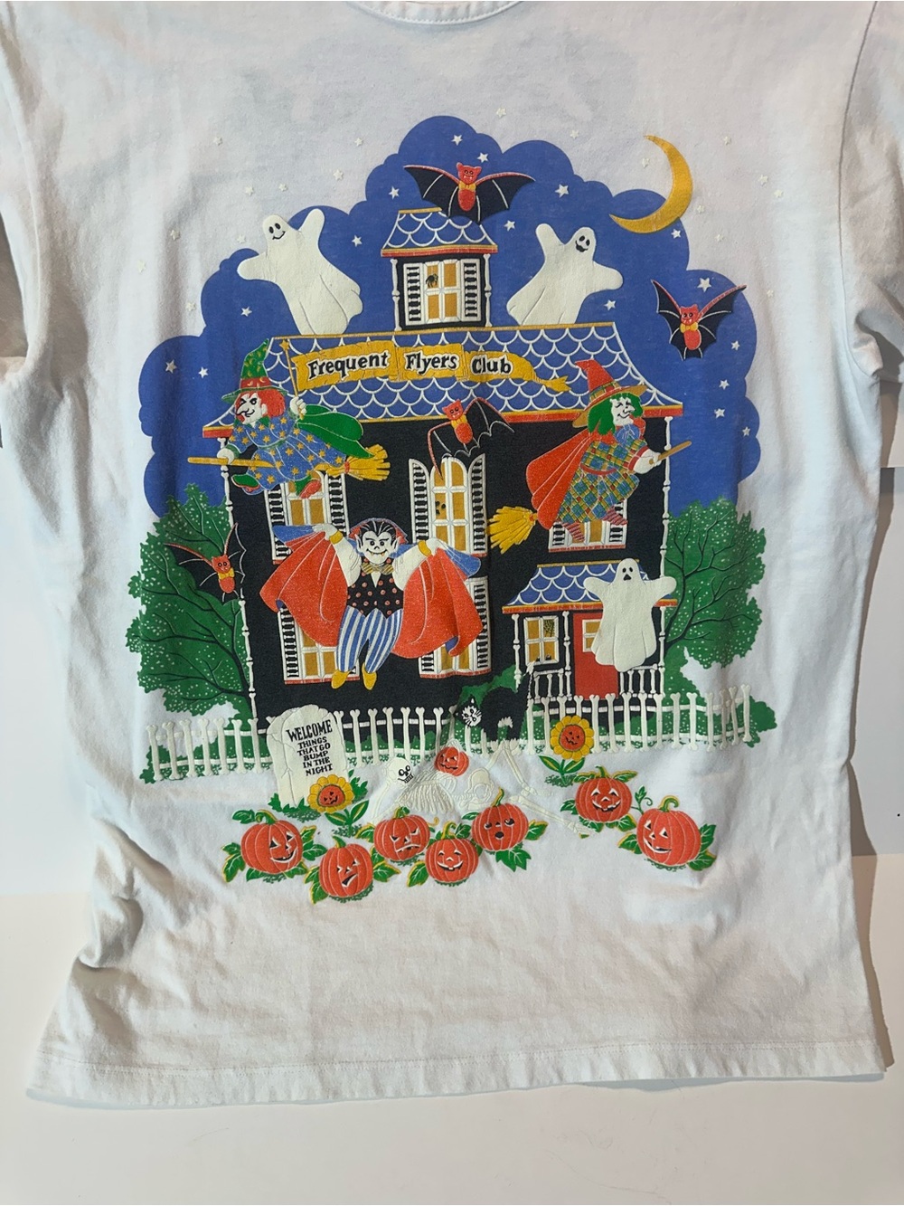 VINTAGE EMBOSSED HAUNTED HOUSE DRACULA HALLOWEEN (1980S) Spumoni